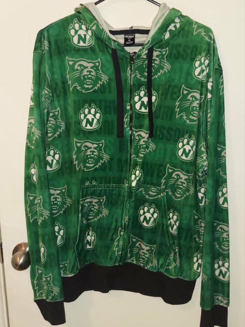 2-Piece NWMSU Bearcats Hoodie & Pants Set